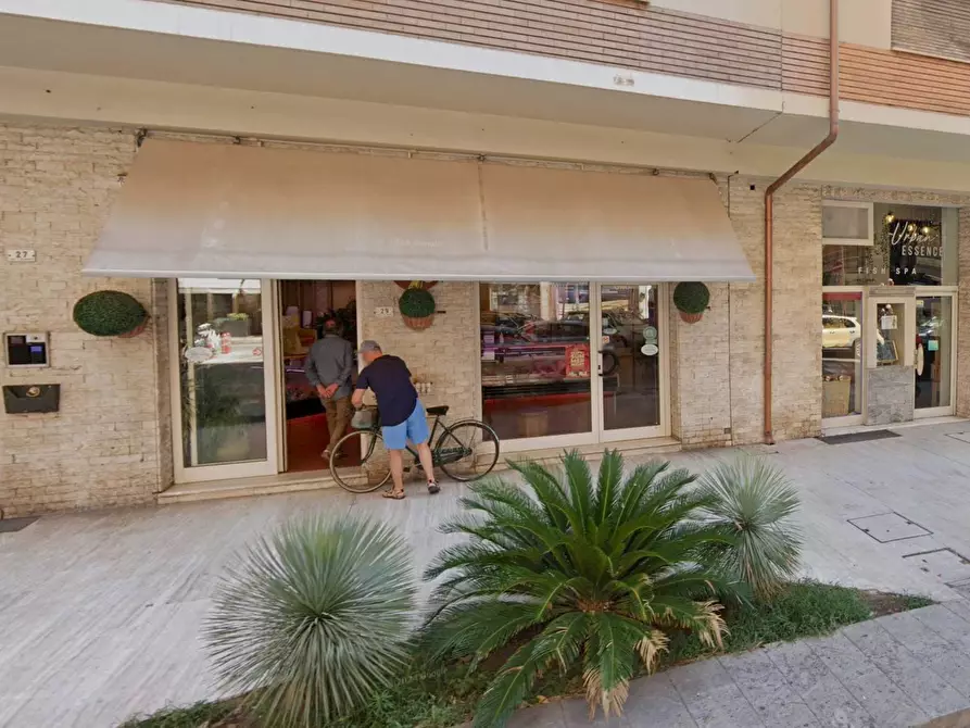 Immagine 6 di Attività commerciale in vendita  in Viale De gasperi 29 a San Benedetto Del Tronto