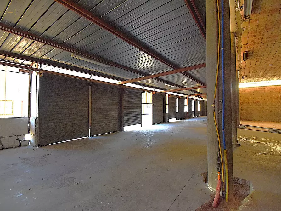 Immagine 15 di Locale commerciale in vendita  in Via Lauri 3 a San Benedetto Del Tronto