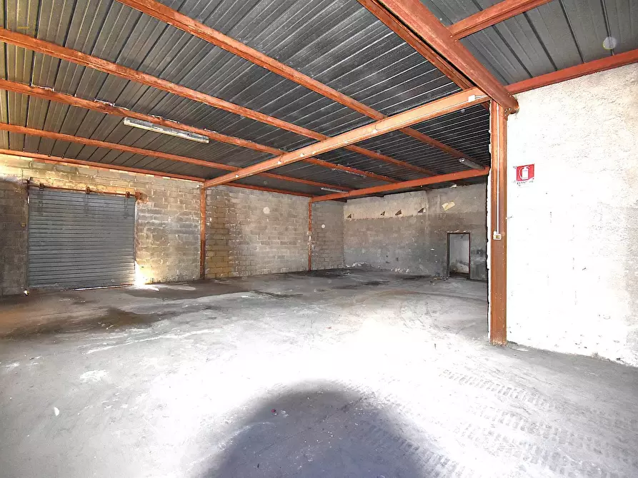 Immagine 17 di Locale commerciale in vendita  in Via Lauri 3 a San Benedetto Del Tronto