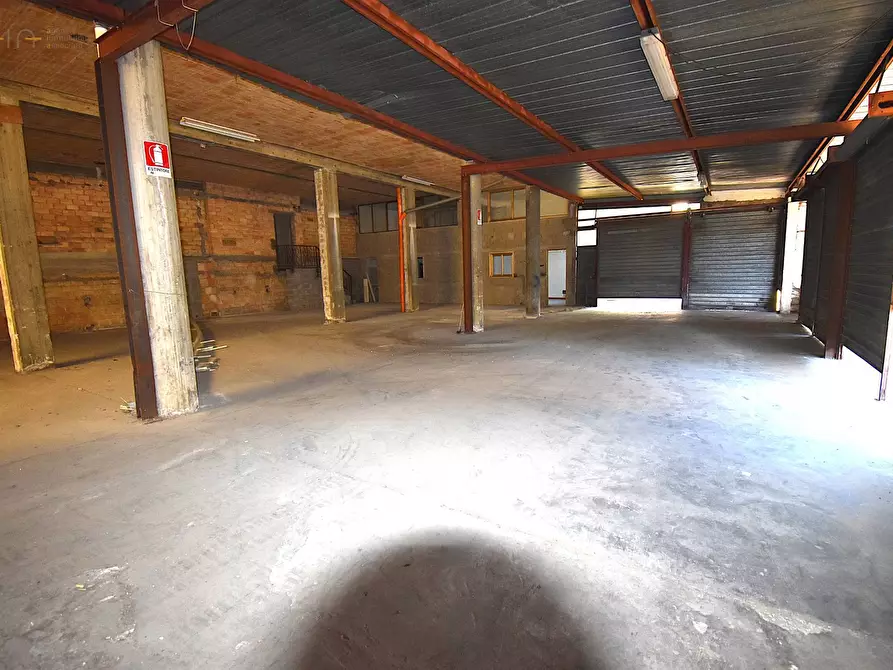 Immagine 20 di Locale commerciale in vendita  in Via Lauri 3 a San Benedetto Del Tronto