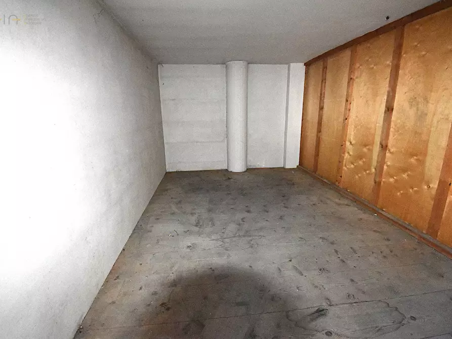 Immagine 24 di Locale commerciale in vendita  in Via Lauri 3 a San Benedetto Del Tronto