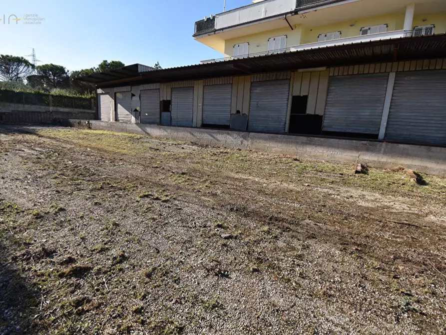 Immagine 13 di Locale commerciale in vendita  in Via Lauri 3 a San Benedetto Del Tronto