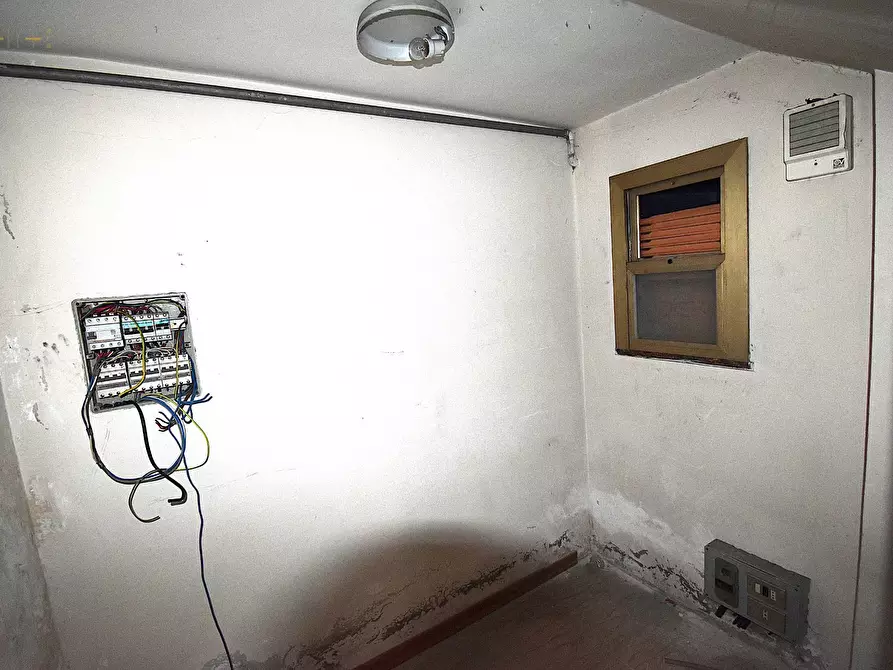 Immagine 15 di Locale commerciale in vendita  in Via Lauri 3 a San Benedetto Del Tronto