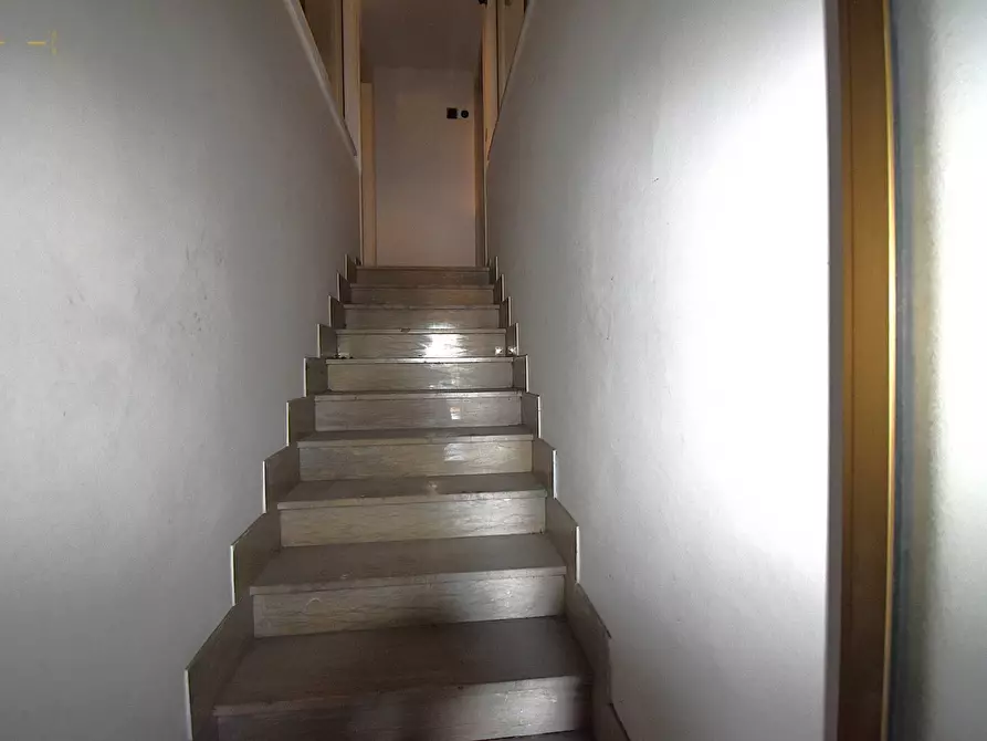 Immagine 23 di Locale commerciale in vendita  in Via Lauri 3 a San Benedetto Del Tronto