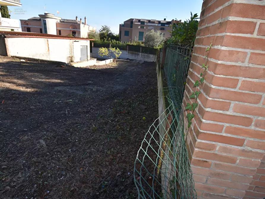 Immagine 30 di Locale commerciale in vendita  in Via Lauri 3 a San Benedetto Del Tronto