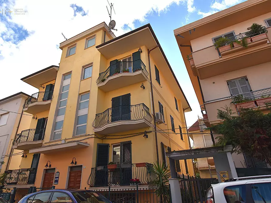 Immagine 1 di Ufficio in vendita  in Via Monte San Michele a San Benedetto Del Tronto