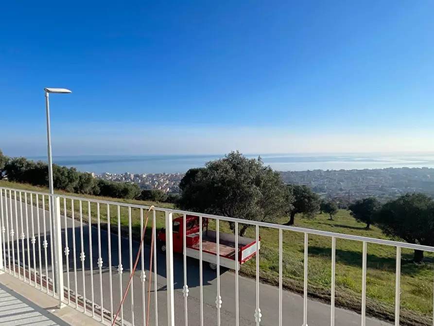 Immagine 3 di Villetta a schiera in vendita  in via vascello a Tortoreto