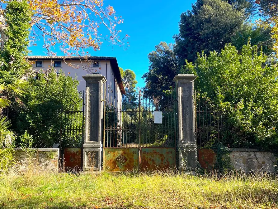 Immagine 8 di Palazzo in vendita  in Frazione Marino del Tronto a Ascoli Piceno