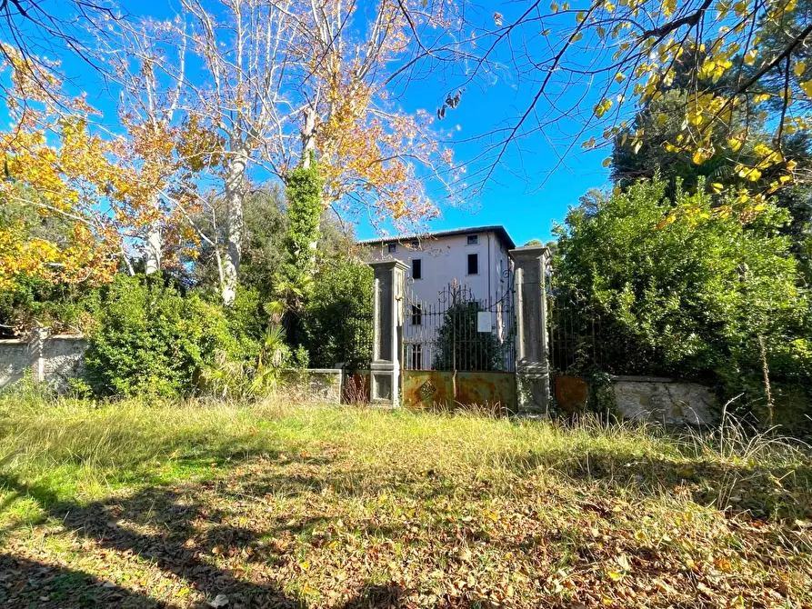Immagine 6 di Palazzo in vendita  in Frazione Marino del Tronto a Ascoli Piceno