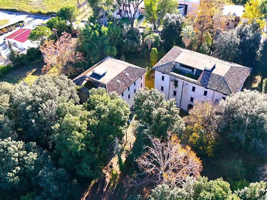 Immagine 25 di Palazzo in vendita  in Frazione Marino del Tronto a Ascoli Piceno