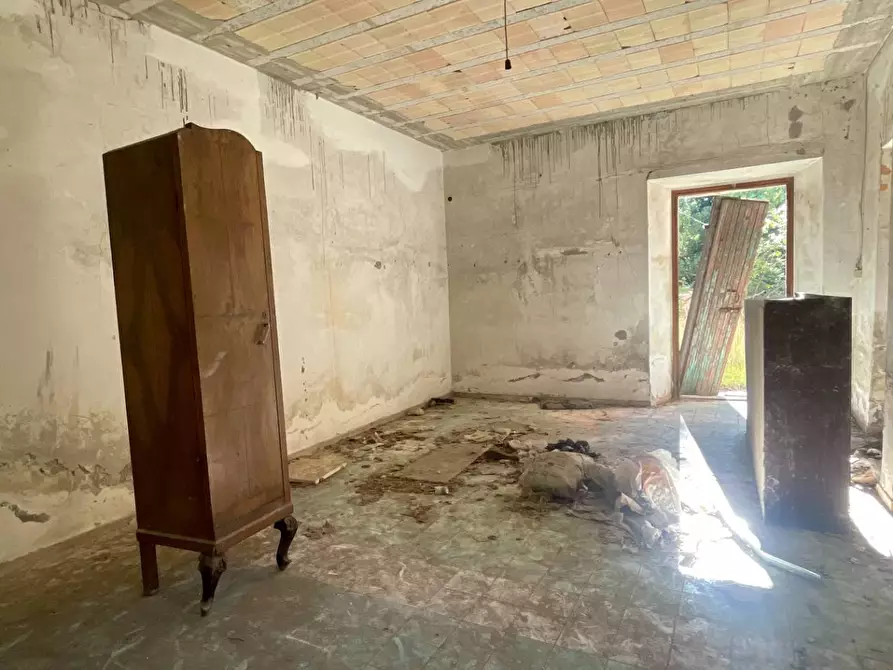 Immagine 34 di Palazzo in vendita  in Frazione Marino del Tronto a Ascoli Piceno