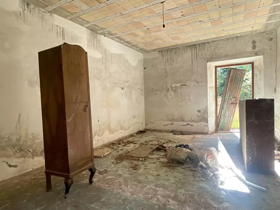 Immagine 35 di Palazzo in vendita  in Frazione Marino del Tronto a Ascoli Piceno