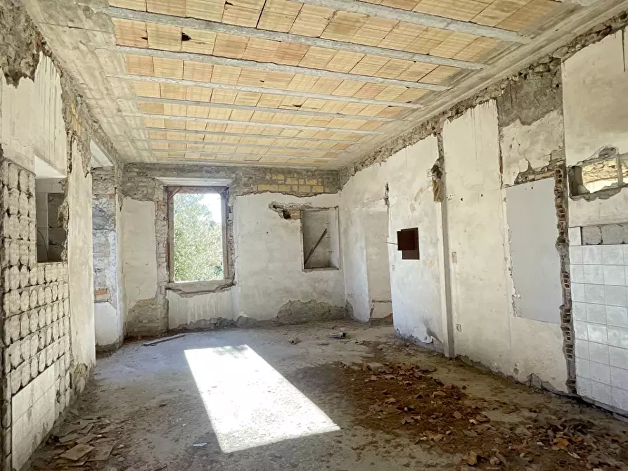 Immagine 37 di Palazzo in vendita  in Frazione Marino del Tronto a Ascoli Piceno