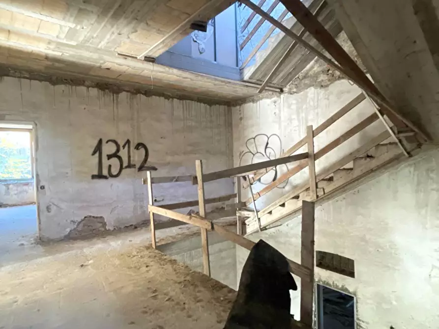 Immagine 38 di Palazzo in vendita  in Frazione Marino del Tronto a Ascoli Piceno