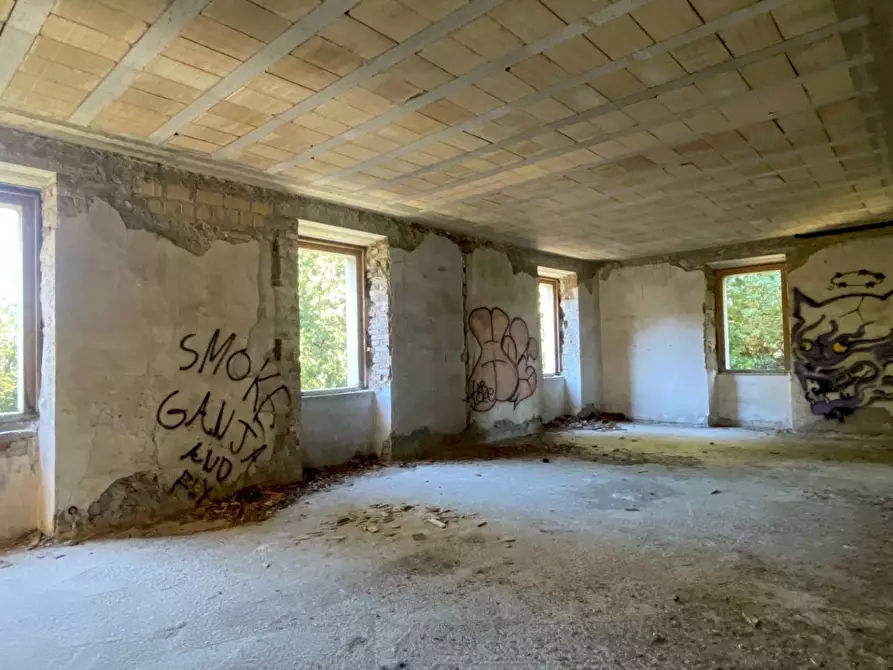 Immagine 40 di Palazzo in vendita  in Frazione Marino del Tronto a Ascoli Piceno