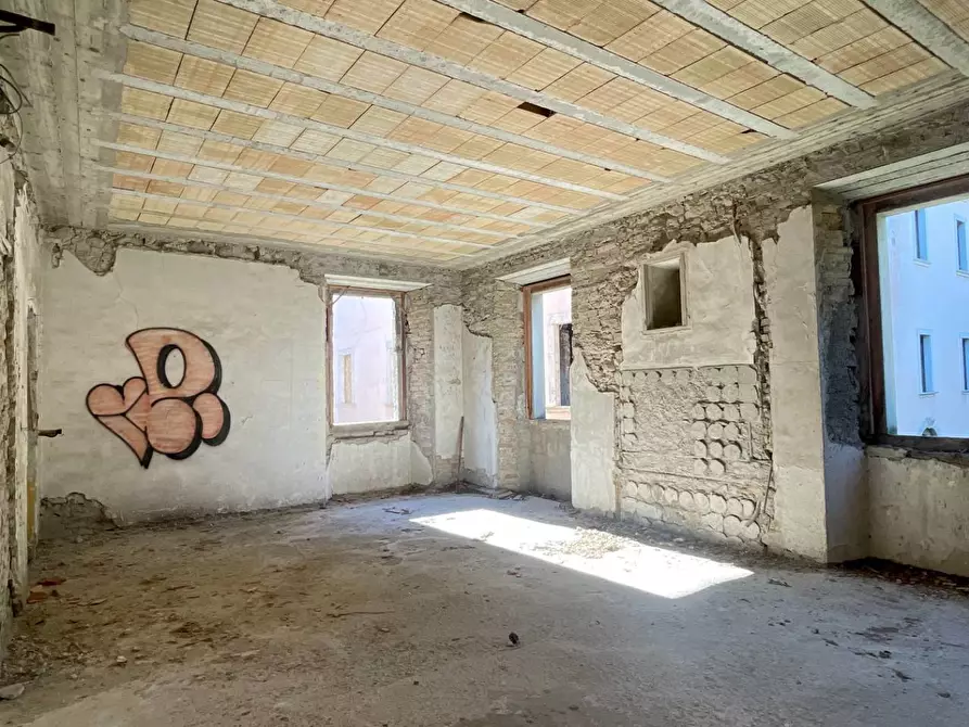 Immagine 41 di Palazzo in vendita  in Frazione Marino del Tronto a Ascoli Piceno