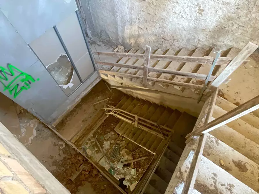 Immagine 49 di Palazzo in vendita  in Frazione Marino del Tronto a Ascoli Piceno