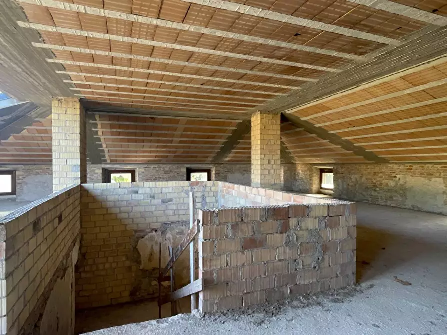 Immagine 60 di Palazzo in vendita  in Frazione Marino del Tronto a Ascoli Piceno