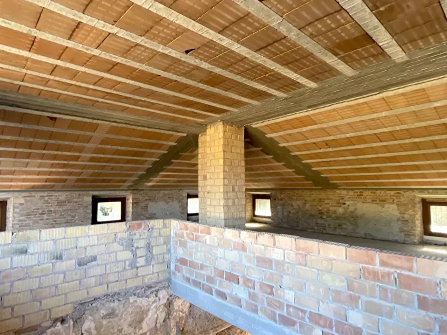 Immagine 65 di Palazzo in vendita  in Frazione Marino del Tronto a Ascoli Piceno