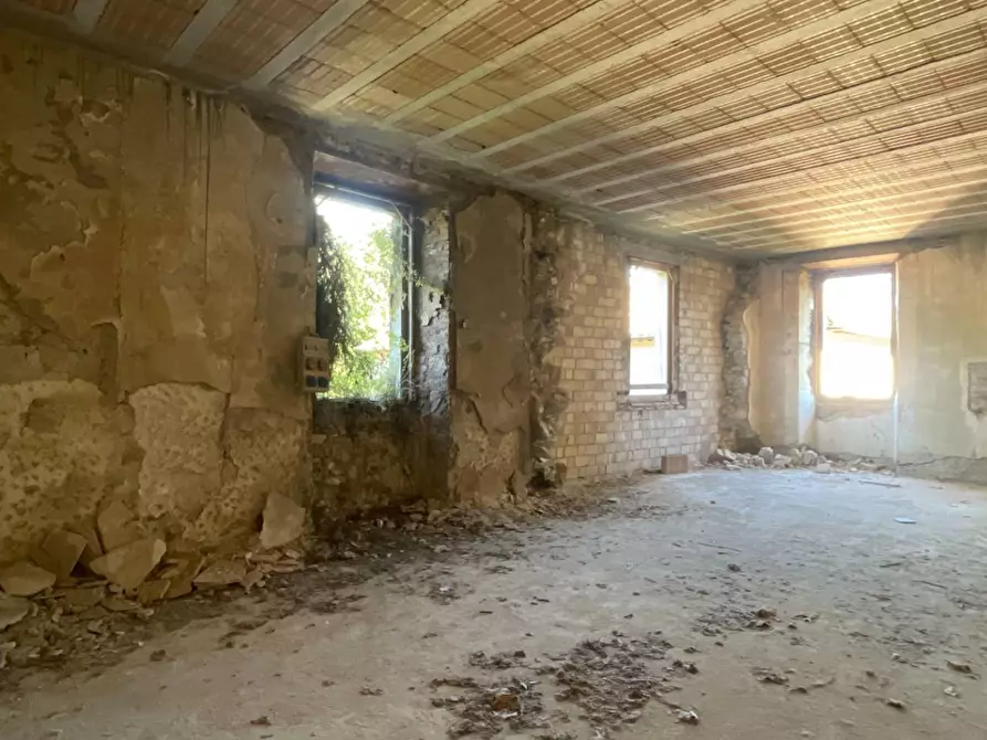 Immagine 68 di Palazzo in vendita  in Frazione Marino del Tronto a Ascoli Piceno