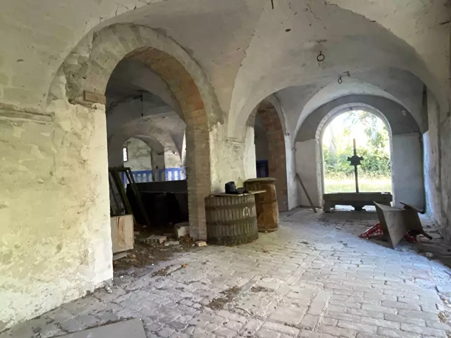 Immagine 74 di Palazzo in vendita  in Frazione Marino del Tronto a Ascoli Piceno