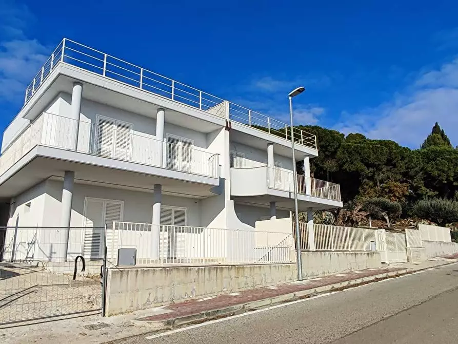 Immagine 1 di Villetta a schiera in vendita  in via vascello a Tortoreto