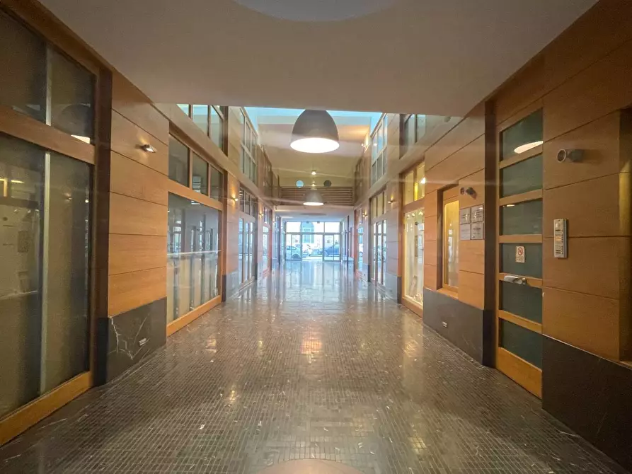 Immagine 12 di Locale commerciale in affitto  in Via XX Settembre 34 a San Benedetto Del Tronto