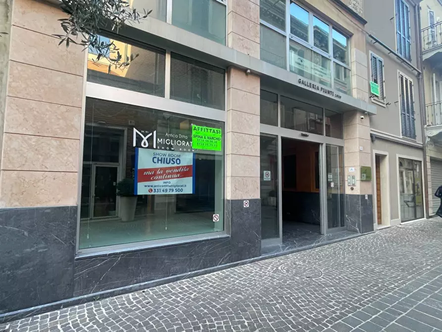 Immagine 17 di Locale commerciale in affitto  in Via XX Settembre 34 a San Benedetto Del Tronto
