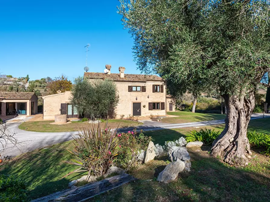 Immagine 22 di Rustico / casale in vendita  in CONTRADA GRAZIE 12 a Civitanova Marche