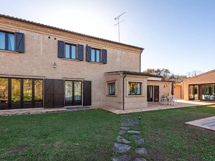 Immagine 25 di Rustico / casale in vendita  in CONTRADA GRAZIE 12 a Civitanova Marche