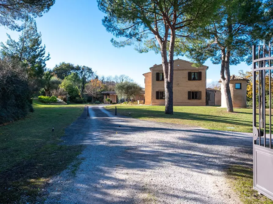 Immagine 32 di Rustico / casale in vendita  in CONTRADA GRAZIE 12 a Civitanova Marche