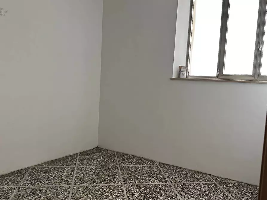 Immagine 5 di Locale commerciale in affitto  in Via Ugo Bassi 17 a San Benedetto Del Tronto