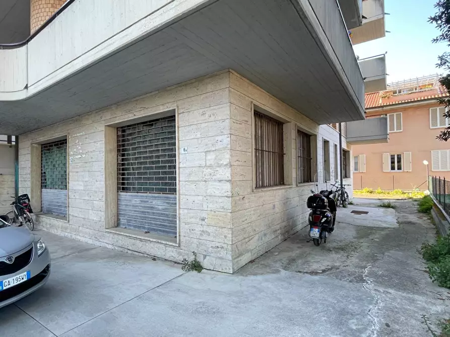 Immagine 19 di Laboratorio in vendita  in Via P.S. Damiani 8 a San Benedetto Del Tronto