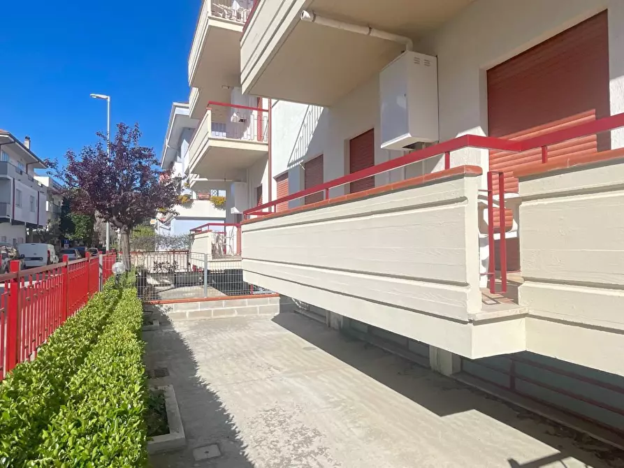 Immagine 15 di Appartamento in vendita  in Via Emilia 12 a Alba Adriatica