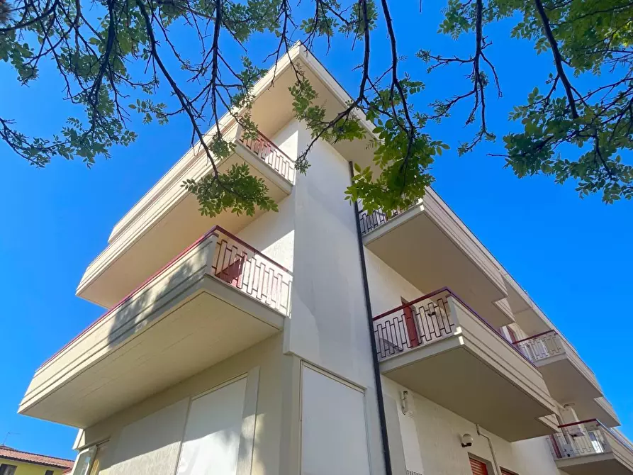 Immagine 22 di Appartamento in vendita  in Via Emilia 12 a Alba Adriatica