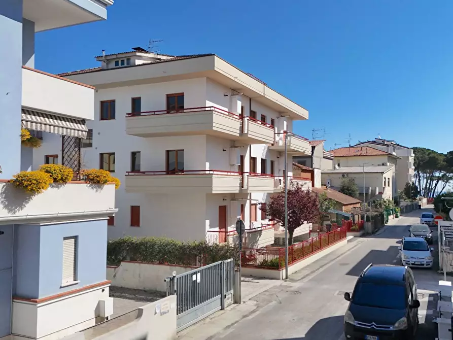 Immagine 59 di Appartamento in vendita  in Via Emilia 12 a Alba Adriatica