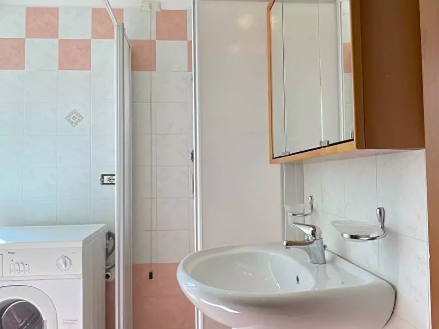 Immagine 15 di Appartamento in vendita  in Via Emilia 12 a Alba Adriatica