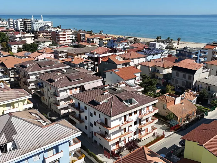 Immagine 53 di Appartamento in vendita  in Via Emilia 12 a Alba Adriatica