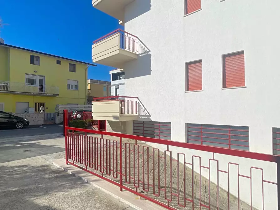 Immagine 17 di Appartamento in vendita  in Via Emilia 12 a Alba Adriatica