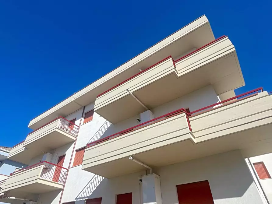 Immagine 36 di Appartamento in vendita  in Via Emilia 12 a Alba Adriatica