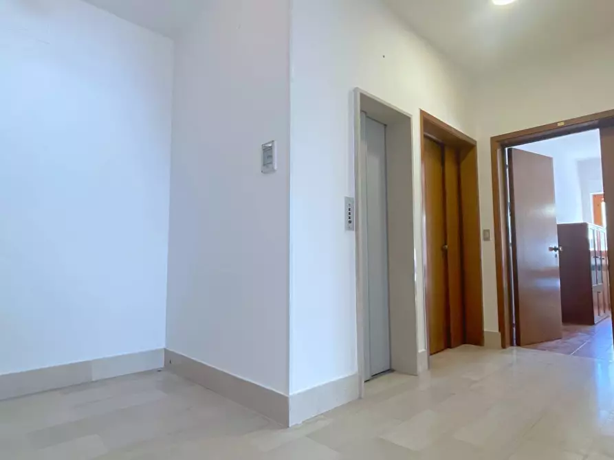 Immagine 43 di Appartamento in vendita  in Via Emilia 12 a Alba Adriatica