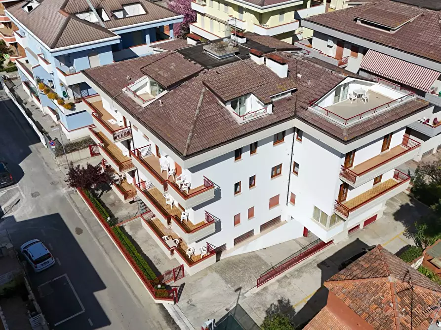 Immagine 48 di Appartamento in vendita  in Via Emilia 12 a Alba Adriatica