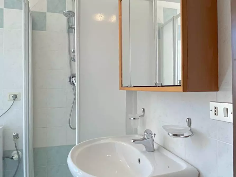 Immagine 12 di Appartamento in vendita  in Via Emilia 12 a Alba Adriatica