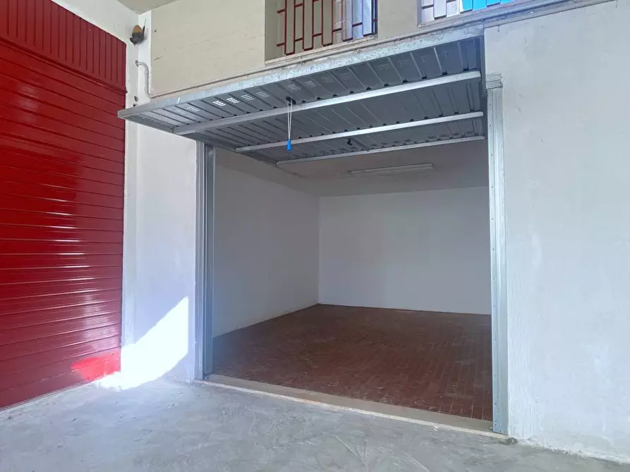 Immagine 25 di Appartamento in vendita  in Via Emilia 12 a Alba Adriatica