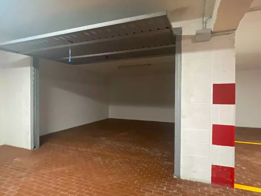 Immagine 30 di Appartamento in vendita  in Via Emilia 12 a Alba Adriatica