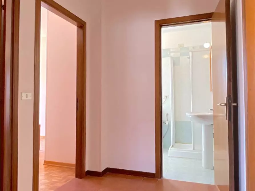 Immagine 60 di Appartamento in vendita  in Via Emilia 12 a Alba Adriatica