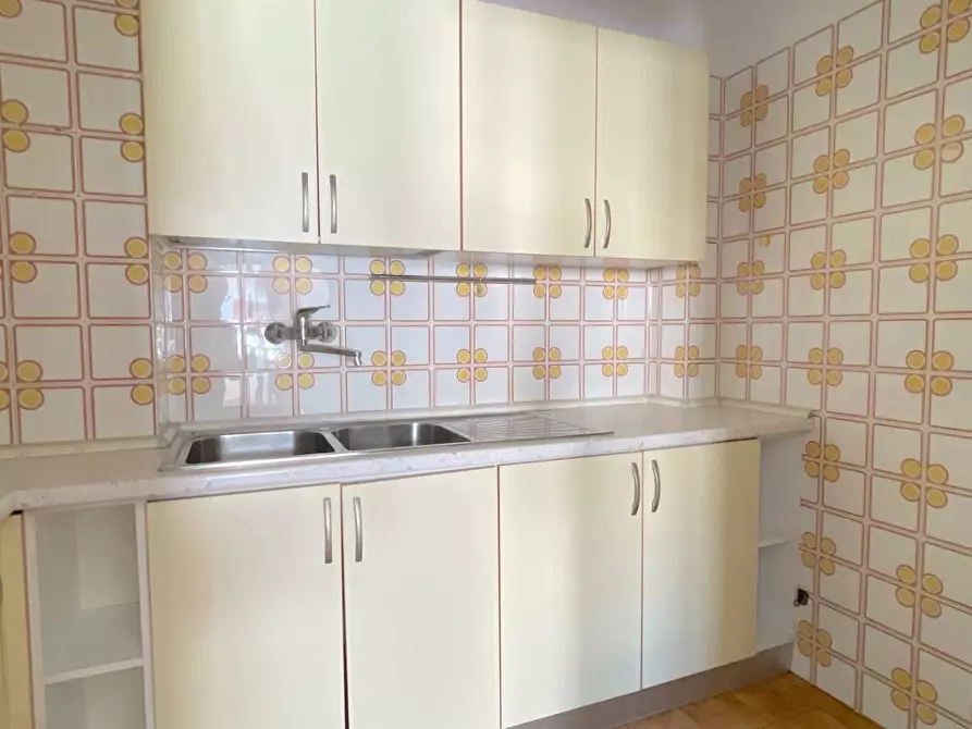 Immagine 8 di Appartamento in vendita  in Via Emilia 12 a Alba Adriatica