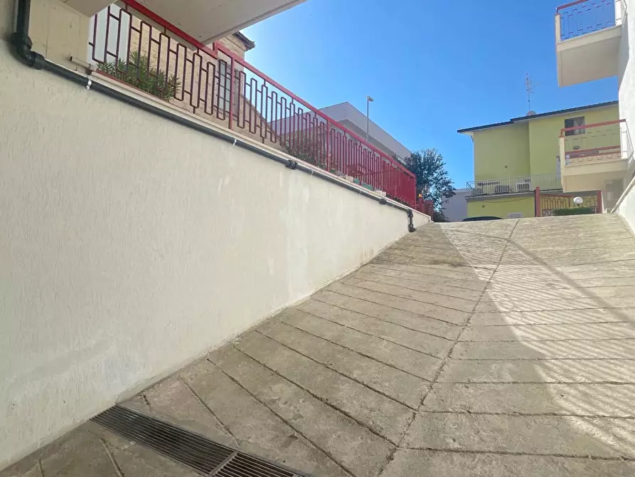 Immagine 35 di Appartamento in vendita  in Via Emilia 12 a Alba Adriatica