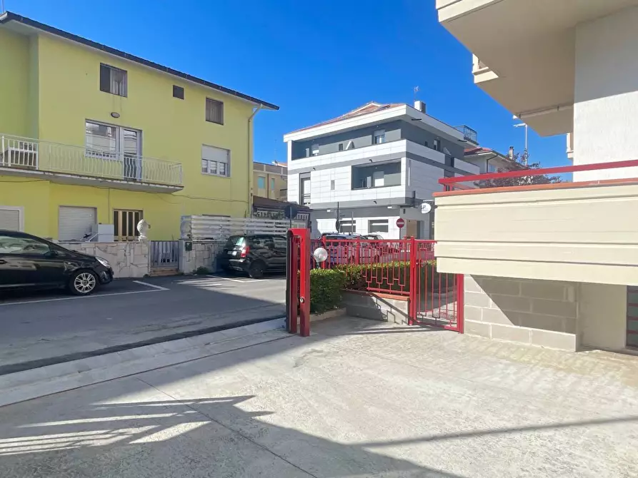 Immagine 36 di Appartamento in vendita  in Via Emilia 12 a Alba Adriatica