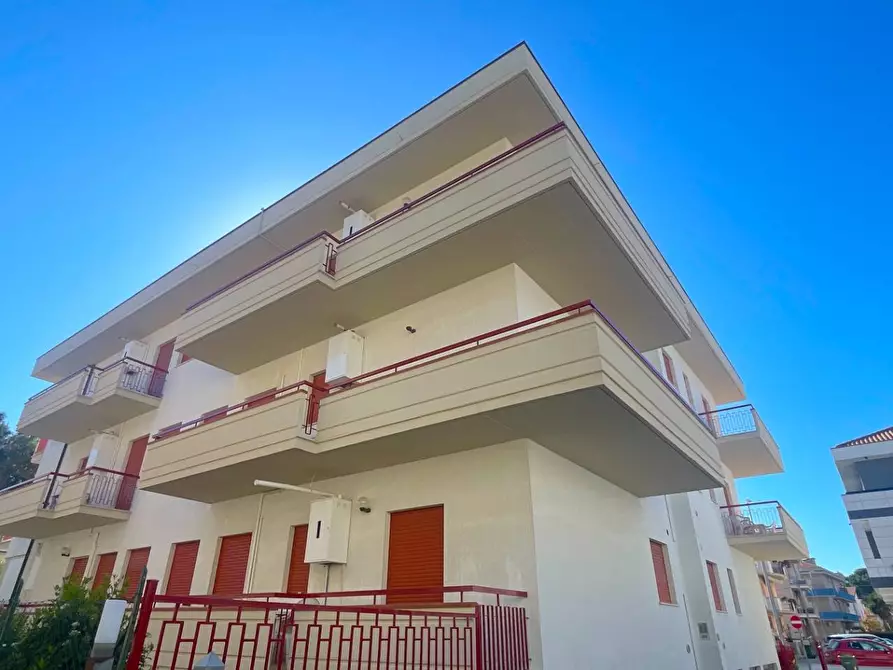 Immagine 41 di Appartamento in vendita  in Via Emilia 12 a Alba Adriatica